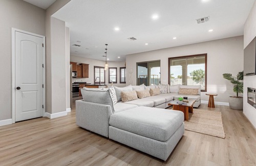 South Mountain House | Pool Hiking Mountainview Luxury Firepit