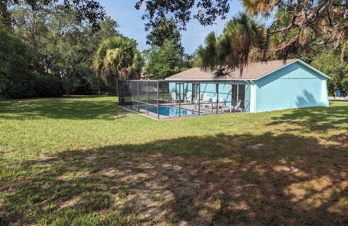 Spring Hill House | Pool home Spacious yard