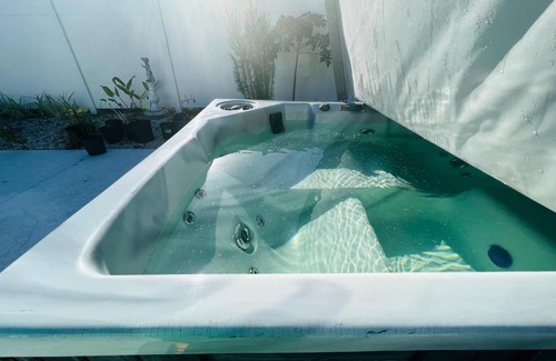 Bay Acres House | Pool, Hot tub, Close to Beaches, Shopping, More!