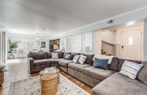 North San Antonio - SAT House | Pool, Hot Tub, Putt Putt Dreamscape!