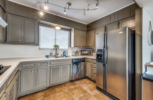 North San Antonio - SAT House | Pool, Hot Tub, Putt Putt Dreamscape!