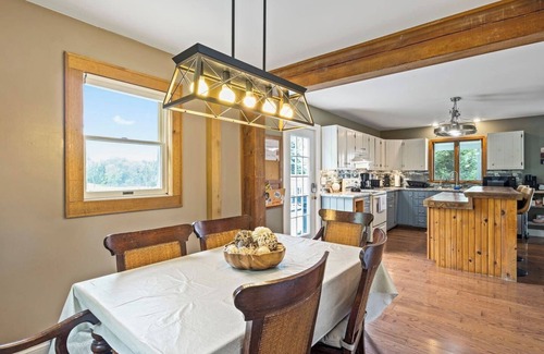 Valois House | Pool | Hot Tub | Seneca Wine Trail | FLX Wineries