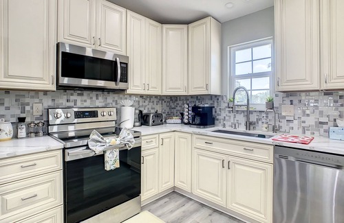 St. Cloud House | Pool House in Quiet Area, close to Disney and Universal