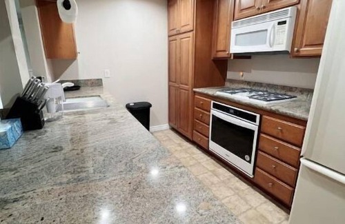 Chino House | Pool House Near Medical Center Downtown Long Stay
