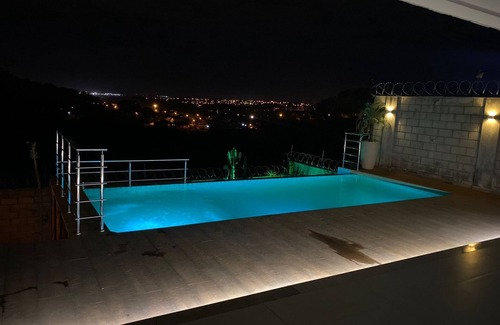 Aruana Park House | Pool house well located 5 min from Flamboyant