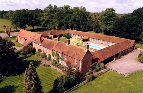 Guildford Apartment | Pool House Whitmoor Farm
