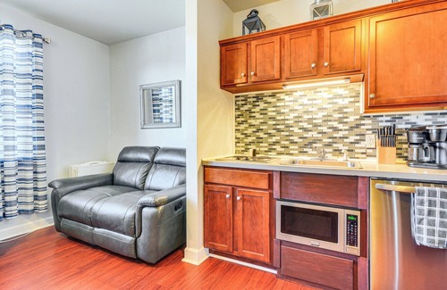 Huddleston Apartment | Pool & Lake Access: Mariners Landing Resort Studio