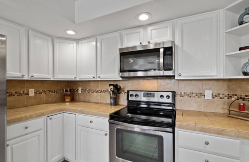 Tucson House | Pool+Lots of Room+Great Location