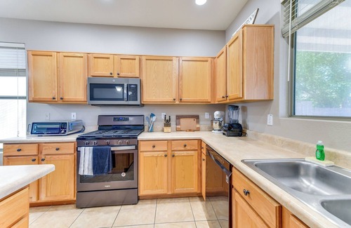 San Tan Valley House | Pool, Patio & Grill: San Tan Valley Escape!