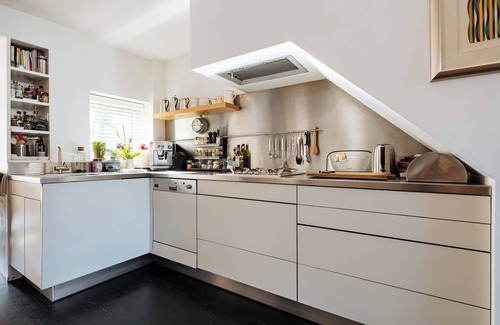 Addison Villa | Pool & Piano | Hidden Oasis in Kensington Olympia