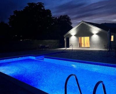 Pricelje Villa | Pool & River House - Lazara