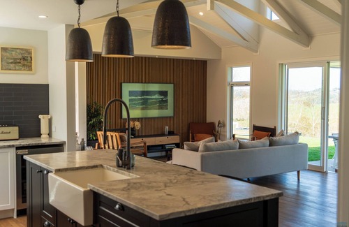 Matakana House | Pool side country Getaway