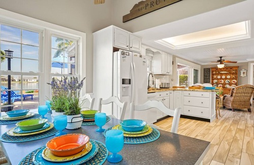 Fort Myers House | Pool, Spa, Kayaks, Bikes, Fishing gear & More
