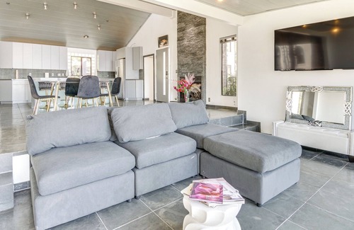 Western Malibu House | Pool, Spa & Ocean Views - Modern Home in Malibu!