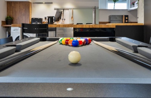 Bedford Apartment | Pool Table|High End Apartment|2 Beds|4 Guests|Wifi