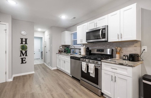 Mosby House | Pool Table Paradise: 3 BR Getaway in RVA!