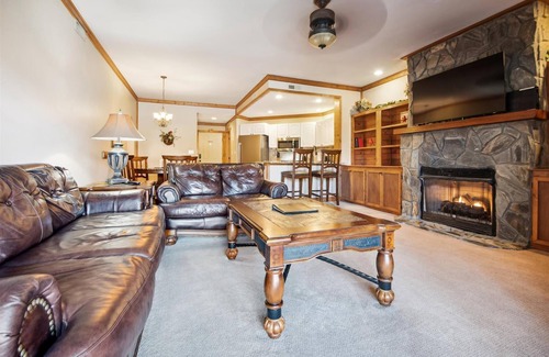 White Oak Lodge Condo | Pool, Tennis & Basketball Court - White Oak 15
