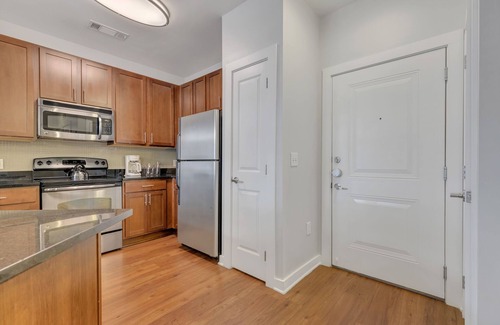 The Gulch Apartment | Pool View Flat in the Gulch!