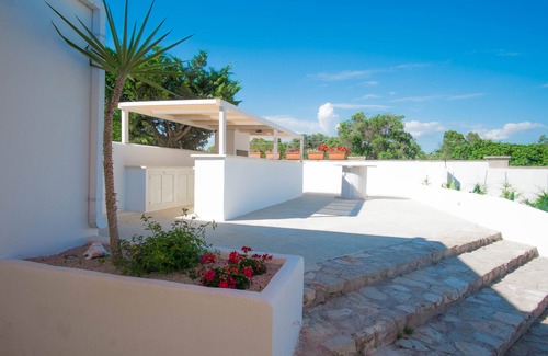 Torre San Giovanni Villa | Pool view villa with free wi-fi in Salento