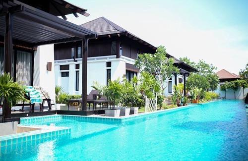 Chakphong House | Pool Villa 3bedrooms -The Oriental Beach