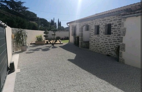 Clarensac House | Pool villa
