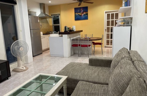 Kamala House | Pool villa, walk to beach, restaurants & 7Eleven