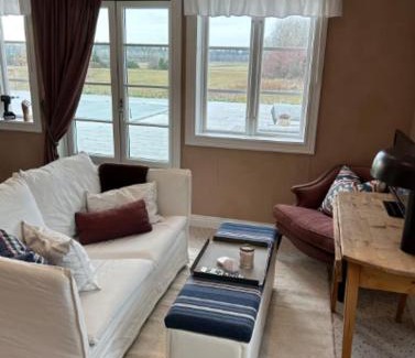 Marsta Other | Poolhuset