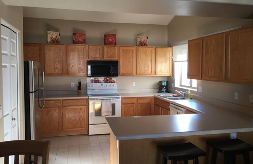 Palm Valley House | Pools, hot tub,Tennis , Gated Resort, 2 Bed, 2 Bath, Furnished Goodyear condo