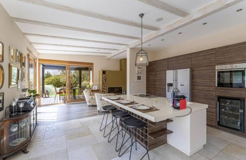 Mofardini House | Poolside Grand Retreat Villa