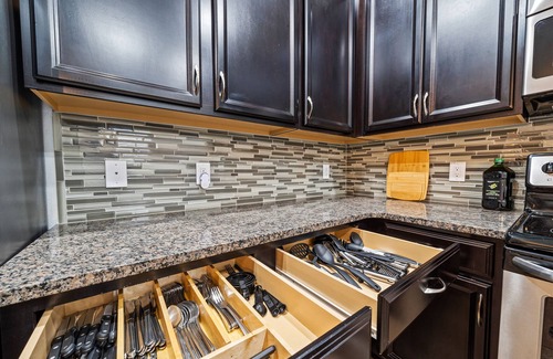 West Haven House | Poolside Haven: BBQ - 6bd - 15mins to Disney World