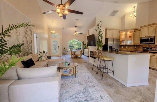 Valrico House | Poolside Palms Getaway - Near Tampa Brandon Valrico