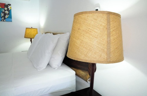 Playa Gigante Hotel | Poolside Queen Bed Room