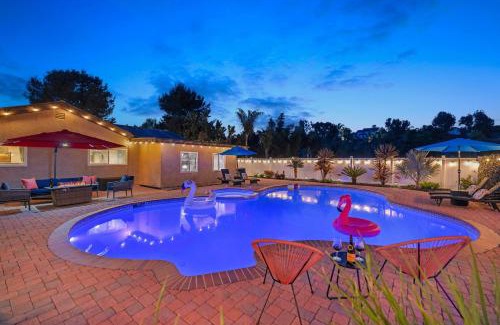 Loma Alta House | Poolside Retreat with Spa, Game Room, and Mini Golf