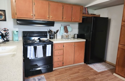 Wagoner House | Pop's Place - Beautiful lake view 3bd/2ba on 6 acres.