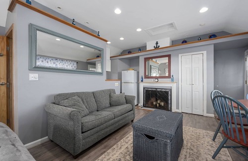 South Yarmouth Cottage | Popie's Place Cozy Cottage with Stunning Water Views
