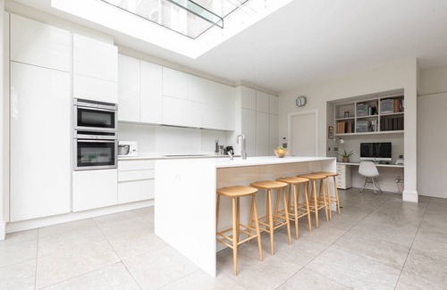 Addison Apartment | Poplar Grove by onefinestay