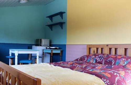 Corwen Apartment | Poplar Lodge, Dee Valley Stays - cosy microlodge with detached private shower & WC
