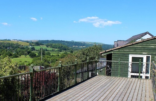 Corwen Apartment | Poplar Lodge, Dee Valley Stays - cosy microlodge with detached private shower & WC