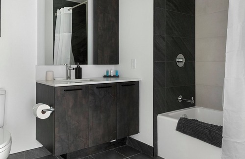 Southwest Apartment | PoplarHouse 2BD 4 - Two Bedroom Apartment, Sleeps 4