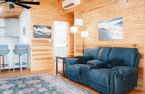 Piper Gap Cabin | Pops Cozy Cabin w/an incredible valley view. Gas firepit, full kitchen and more