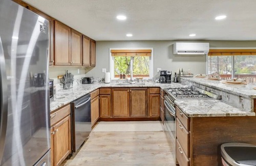 Ahsahka Cottage | Popular Clearwater river Idaho. Enjoy Outdoor kitchen, and spa shower.