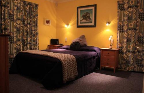 Hanmer Springs House | Popular Family and Pet friendly Modern Cosy Bach WiFi