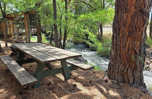 Cedaredge Cabin | “Porch Swings, Starry Skies, and Lodge Life You’ll Love” Unit 4 Cedaredge Lodge