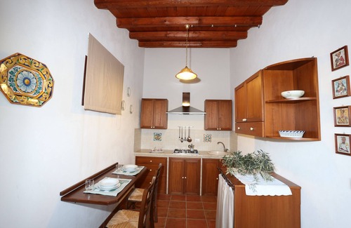 Chiaramonte Gulfi House | Porcupine house with swimming pool and solarium