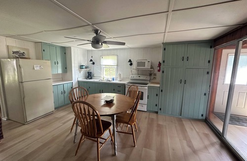Wolcott Cottage | Port Bay Waterfront Cottage w. Spectacular Views RECENTLY UPDATED