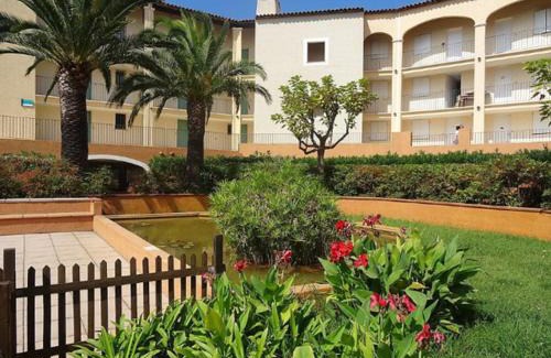 Port Cogolin Apartment | Port Cogolin, T2 calme dans belle résidence, piscine, proche St Tropez