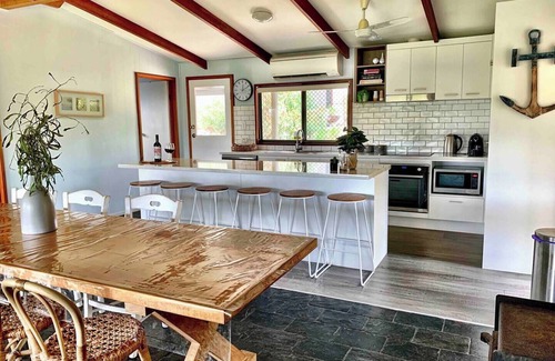 Port Elliot House | Port Elliot Coastal Cottage - 18 Handby Street,