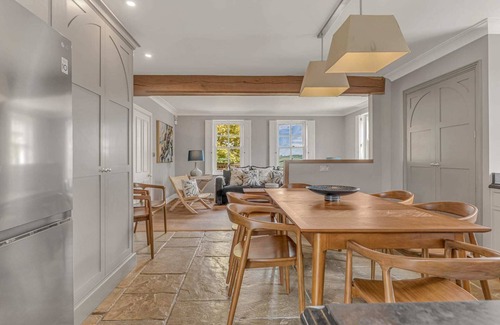Medbourne House | Port Hill House with Heated Outdoor Pool