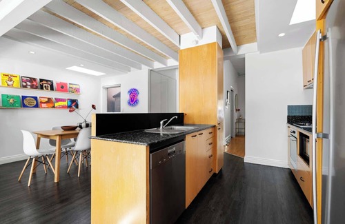 Port Melbourne House | Port Paradiso Summary