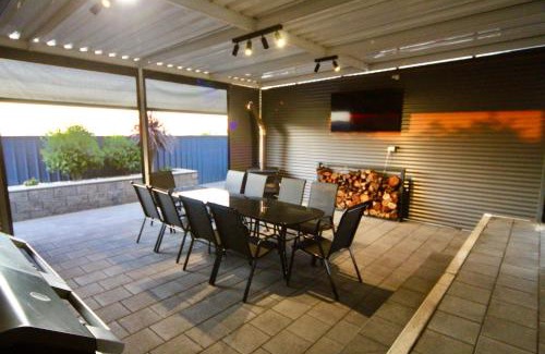Port Victoria House | Port Victoria's 'Saltwater Breeze' - Ocean Views